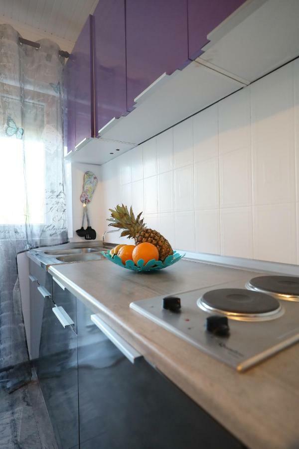 Leona Apartment Sukosan Bagian luar foto