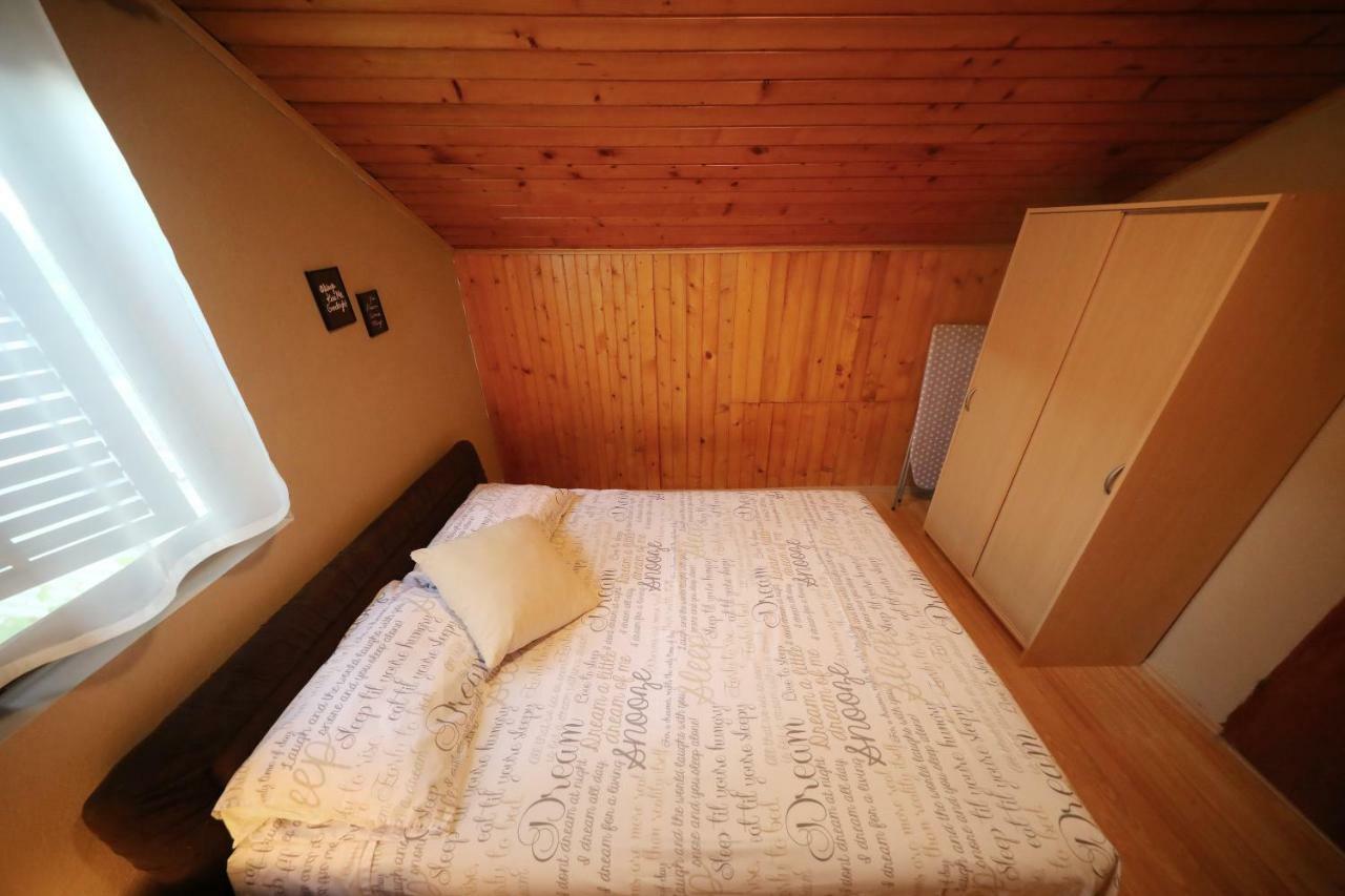 Leona Apartment Sukosan Bagian luar foto